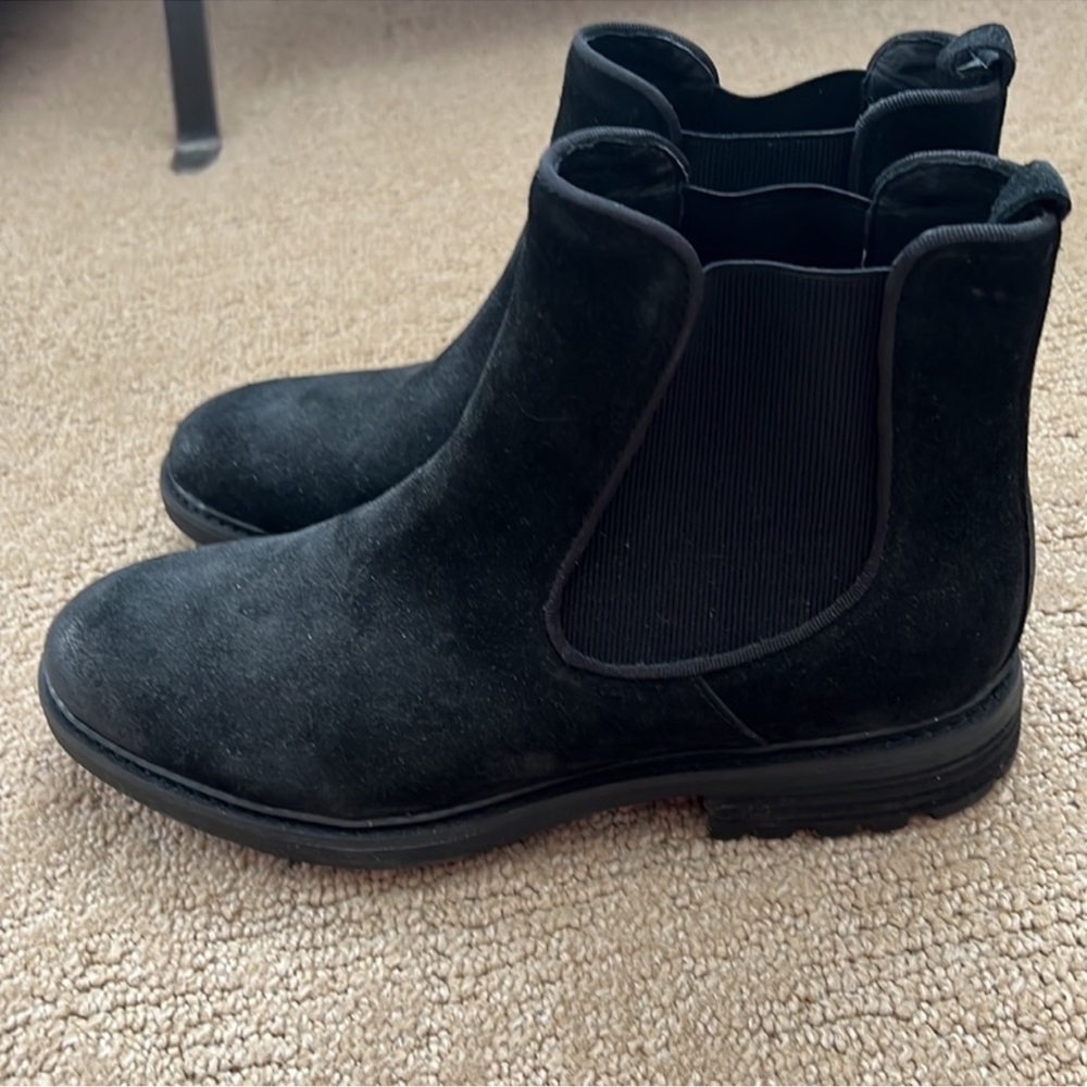 Women’s size 10 sofft boots